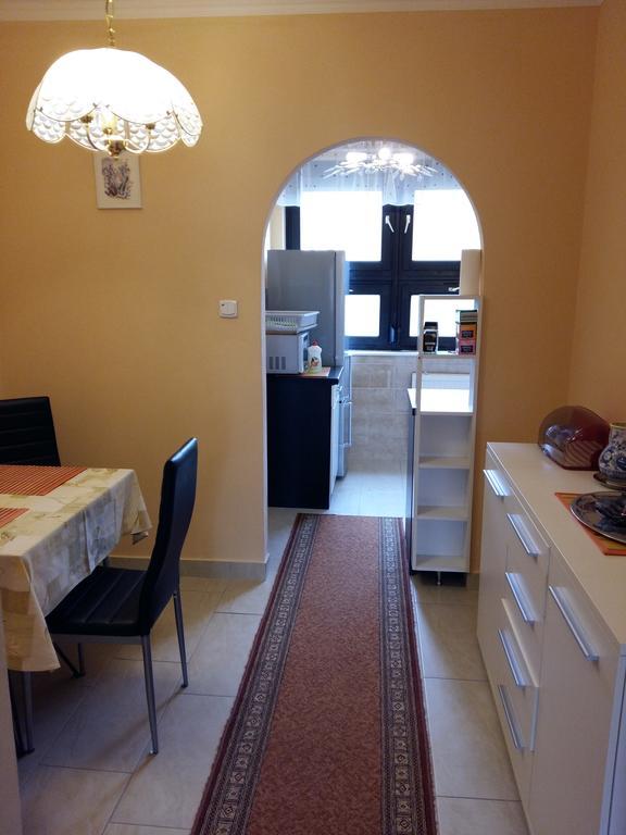 City Centre Apartment Дьёр Экстерьер фото